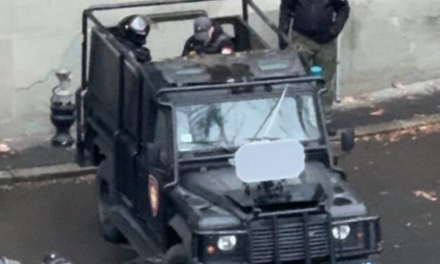 Csendőr: Több hangágyú is készenlétben állt a belgrádi tüntetésen