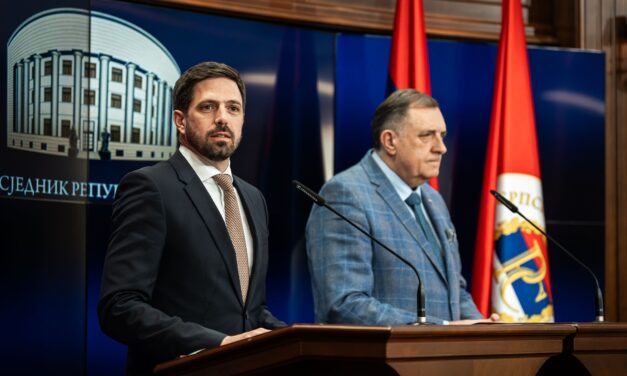 A botrány dagad, a feszültség marad