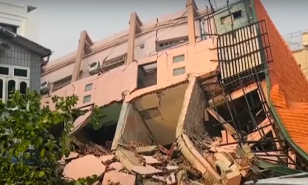 Még mindig találnak túlélőket, 1700 fölé emelkedett a halálos áldozatok száma Mianmarban