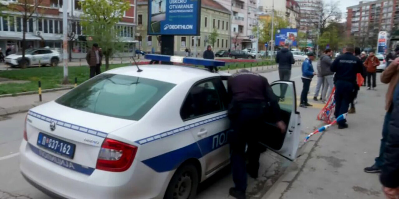 Egy nő késsel támadt a dékánra