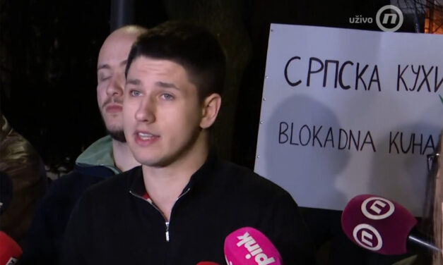 Vučić a „tanulni vágyó egyetemistákkal” tárgyal az éhségsztrájkról