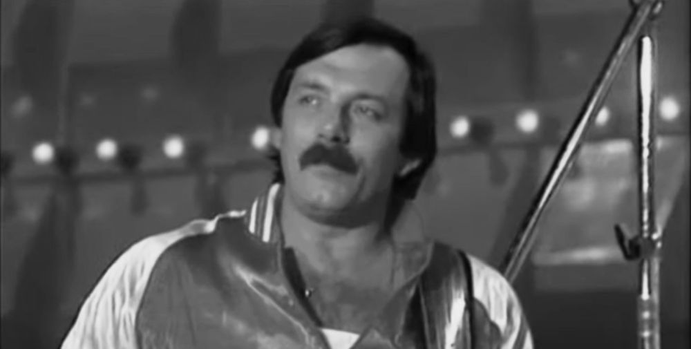 Elhunyt a Novi Fosili alapítója