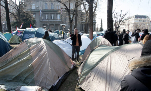 „Kérlek benneteket, ne éhségsztrájkoljatok”