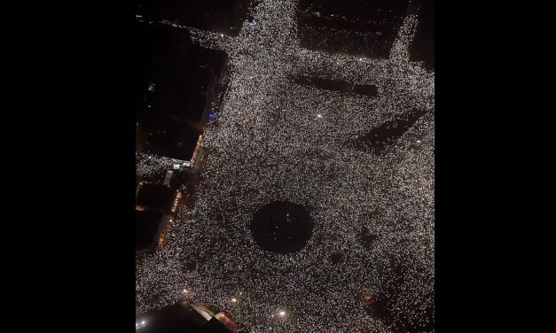 Most akkor mennyien voltak a belgrádi tüntetésen?