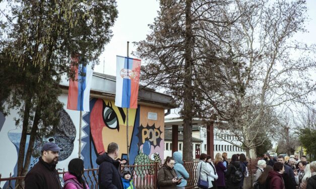 Zenta: A szülői tanács elnöke a tanárokat és az összes szülőt várja az iskola elé