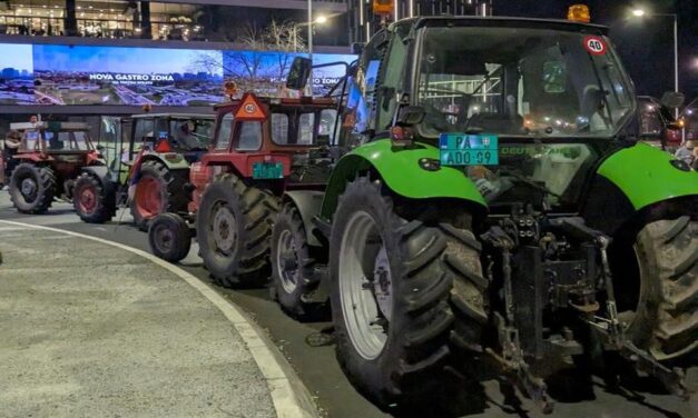 „A traktorok ott lesznek Belgrádban március 15-én”