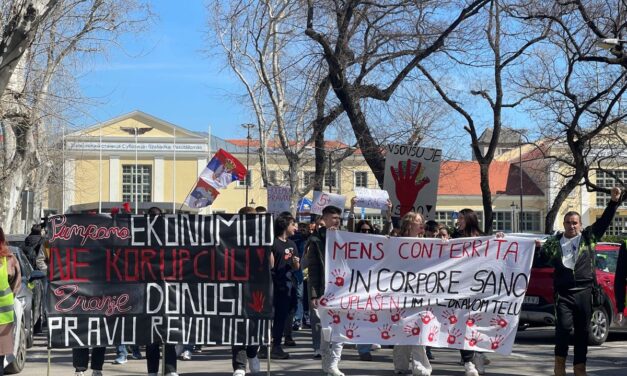 Tizenhat perc, tizenhat galamb