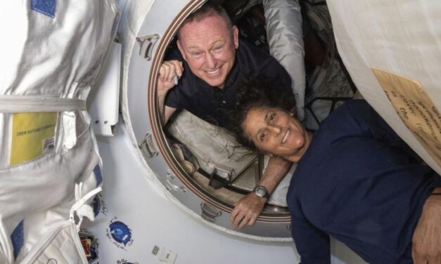 Nyolc nap helyett kilenc hónapot töltöttek az űrben