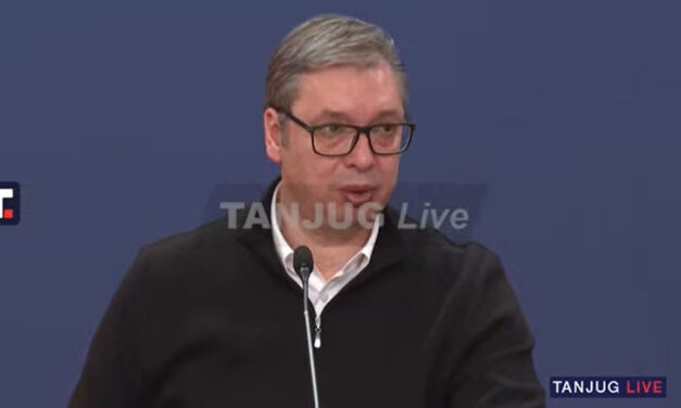 Vučić: A traktorok azért voltak, hogy megállítsák a vérengzést