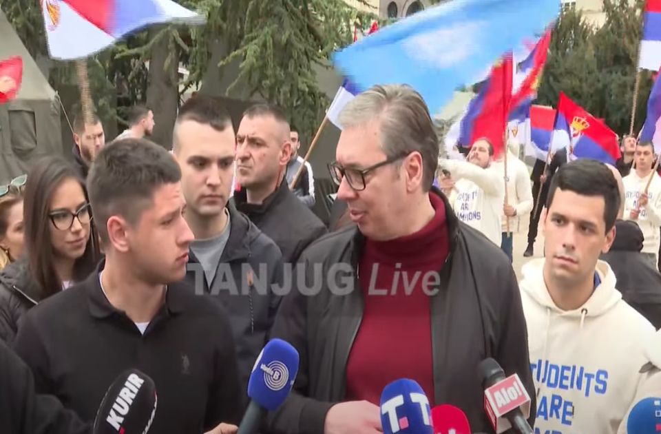 Vučić meglátogatta a ćacikat, mert betegek voltak
