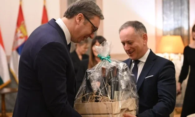 Orbán gratulált a születésnapos szerb államfőnek