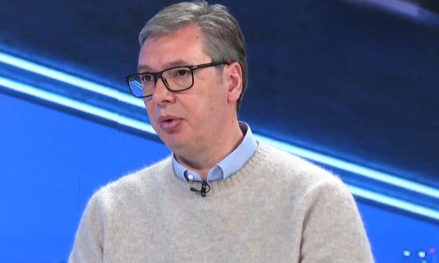 Vučić Párizsból felfedte az egyik követelését