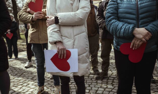 Tizenhat perces csendért ötezer dináros bírság