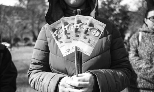 A professzorok a tanárok javára készek lemondani a fizetésemelésről