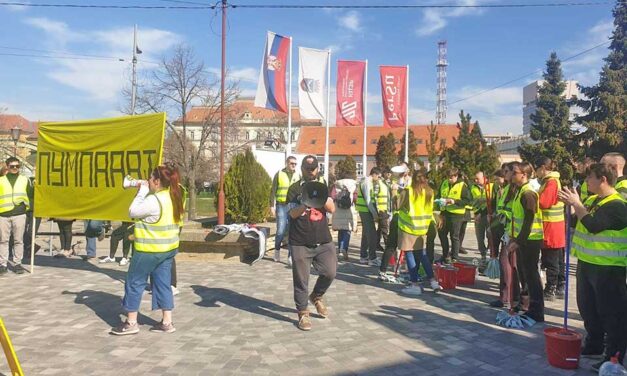 Az egyetemisták takarították fel a haladók után Nagybecskereket