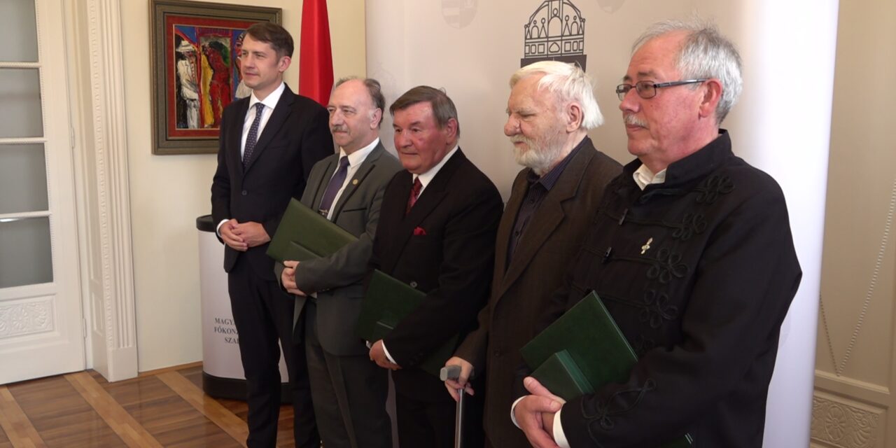 Magyar állami kitüntetések vajdaságiaknak