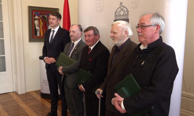 Magyar állami kitüntetések vajdaságiaknak