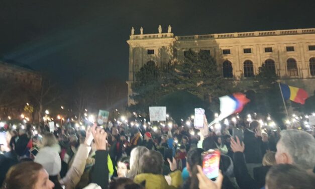 Hihetetlen jelenetek: Odaértek Bécsbe a szerbiai egyetemisták