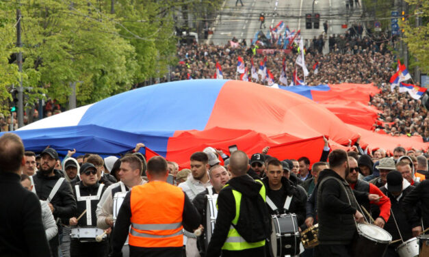 Az elnök elárulta a számmisztika alapját: A mi embereink nem sétáltak, hanem álltak
