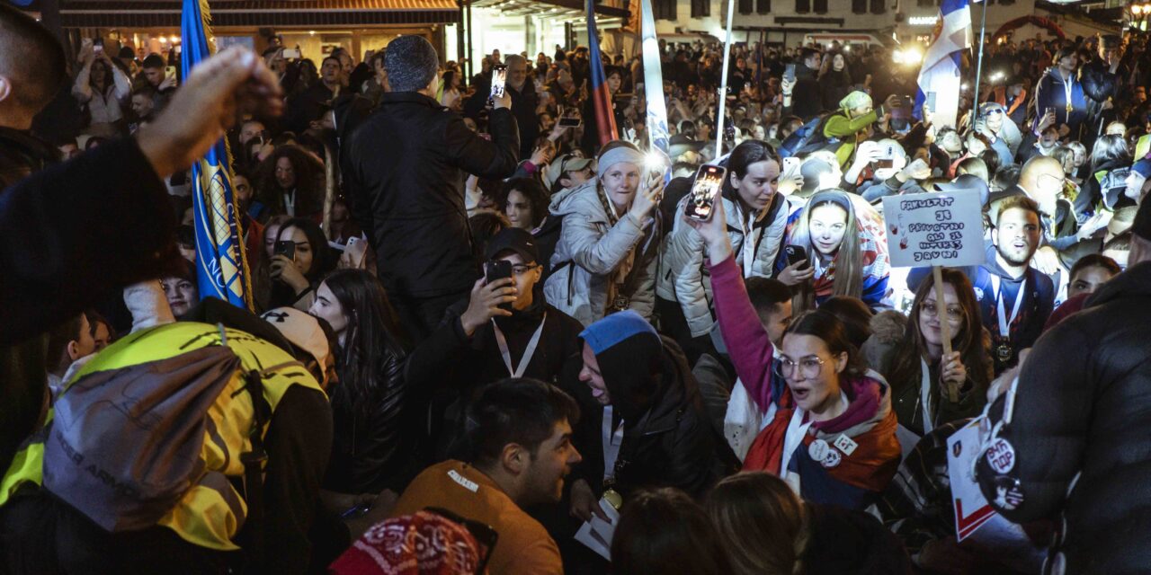 <span class="entry-title-primary">Szabadság uralja a várost (Galéria)</span> <span class="entry-subtitle">Egyetemista tüntetés Novi Pazarban - Helyszíni tudósítás</span>