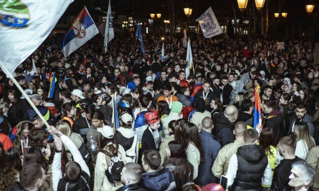 Nem sokan hisznek a színes forradalomról szóló mesékben