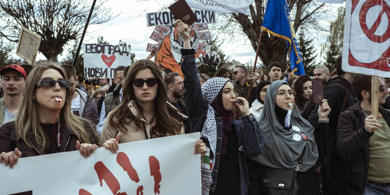 Szeptember 1-jén az utcára vonulnak a blokáddal tiltakozó diákok