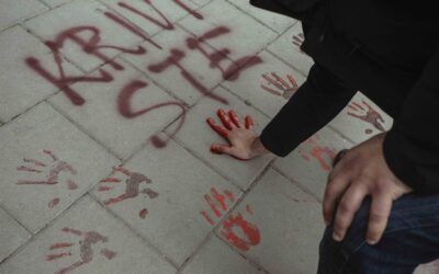 „Vesić bilincs nélkül, a diák láncra verve – ez a hatalom igazi arca”