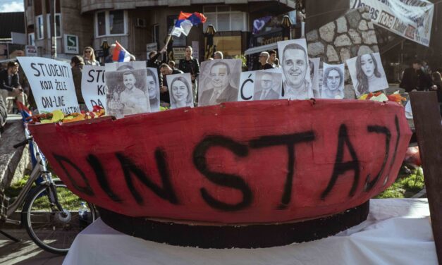 Novi Pazarban a jövőt, Belgrádban a vergődő hatalmat láthattuk (képek)