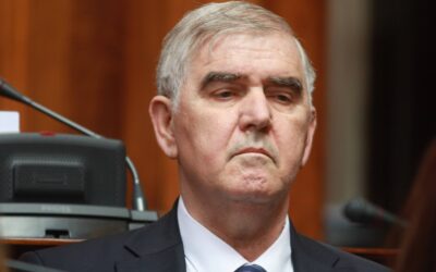 Demo Beriša – alkalmatlan kormányfő lojalista minisztere Szerb világot építő kisebbség(ügy)i miniszterek