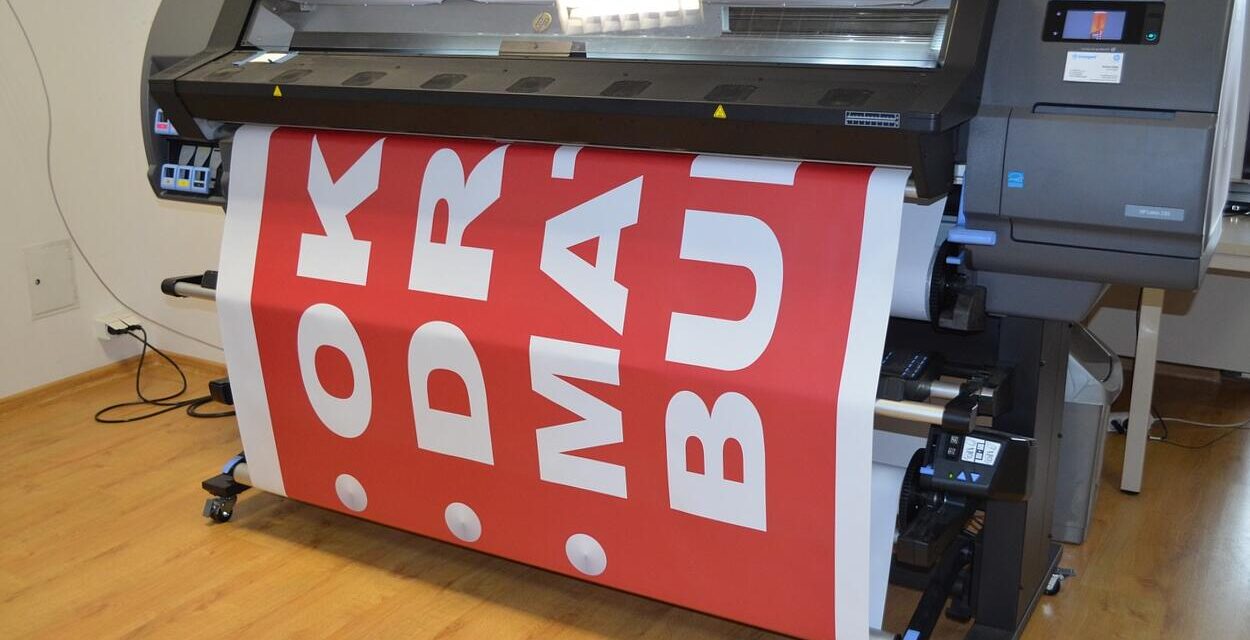 Feltekerhető reklámtábla: a figyelemfelkeltés leghatékonyabb eszköze