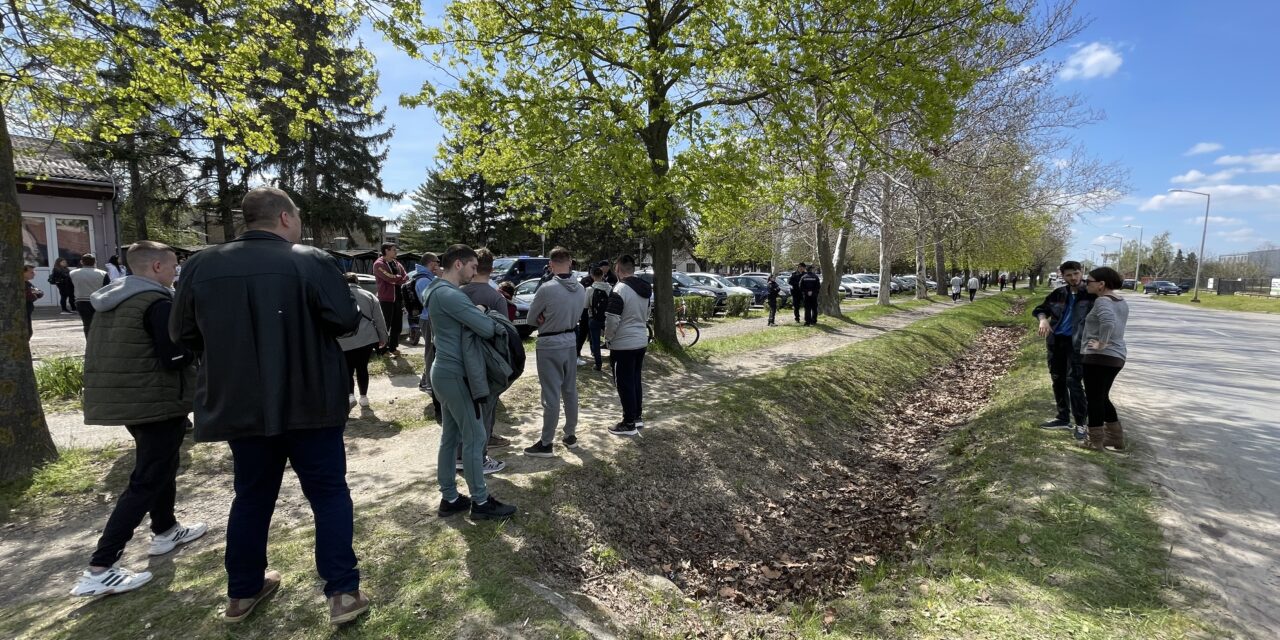 Kisebb incidensek Szabadkán, mégis elindultak a buszok Belgrádba (Fotó, Videó)