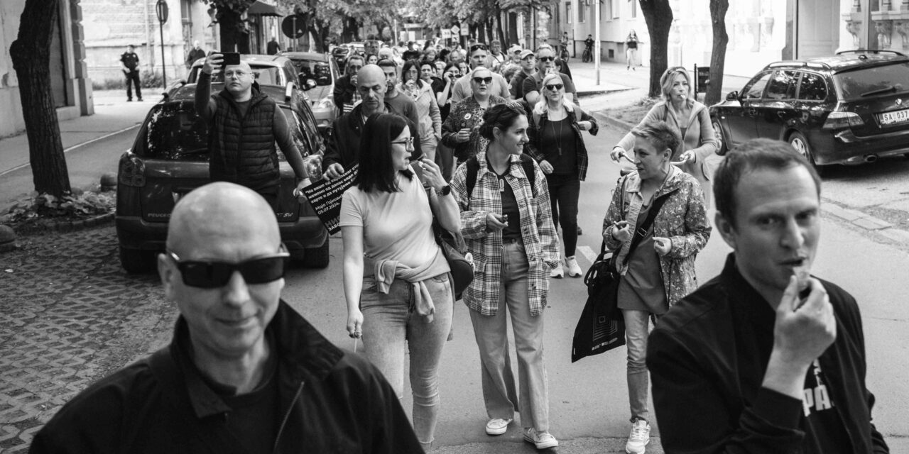 Helsinki Bizottság: A szerbiai helyzet a rendkívüli állapot minden jegyét magán viseli