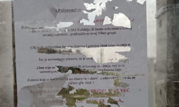 Letépkedik Kelebián a polgári gyűlést népszerűsítő plakátokat