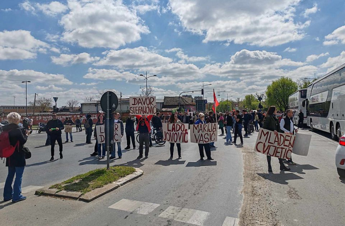 Szabadságot a politikai foglyoknak