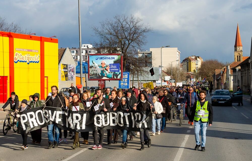 Amikor a lövészárokból szurkolunk – tanárok kontra társadalom