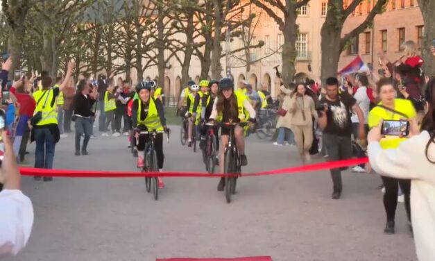 Karlsruhéba értek a bicikliző szerbiai egyetemisták