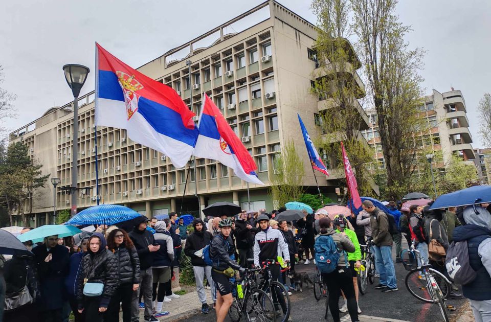 Elindultak Újvidékről Strasbourgba a bicikliző egyetemisták