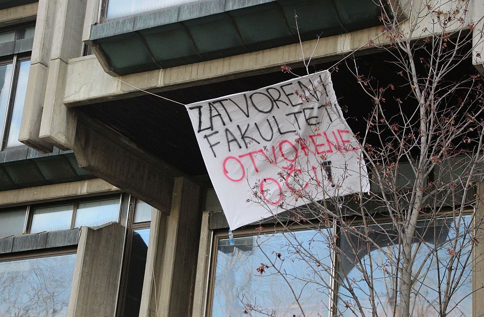 Nekiment az állami egyetemeknek az államfő