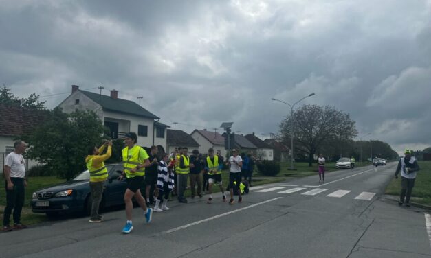 Eszékről indultak tovább az ultramaratonfutó egyetemisták