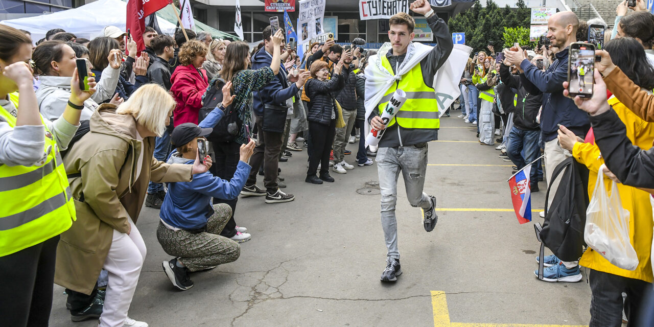 Elindult Brüsszelbe az egyetemisták ultramaratoni váltófutó csapata