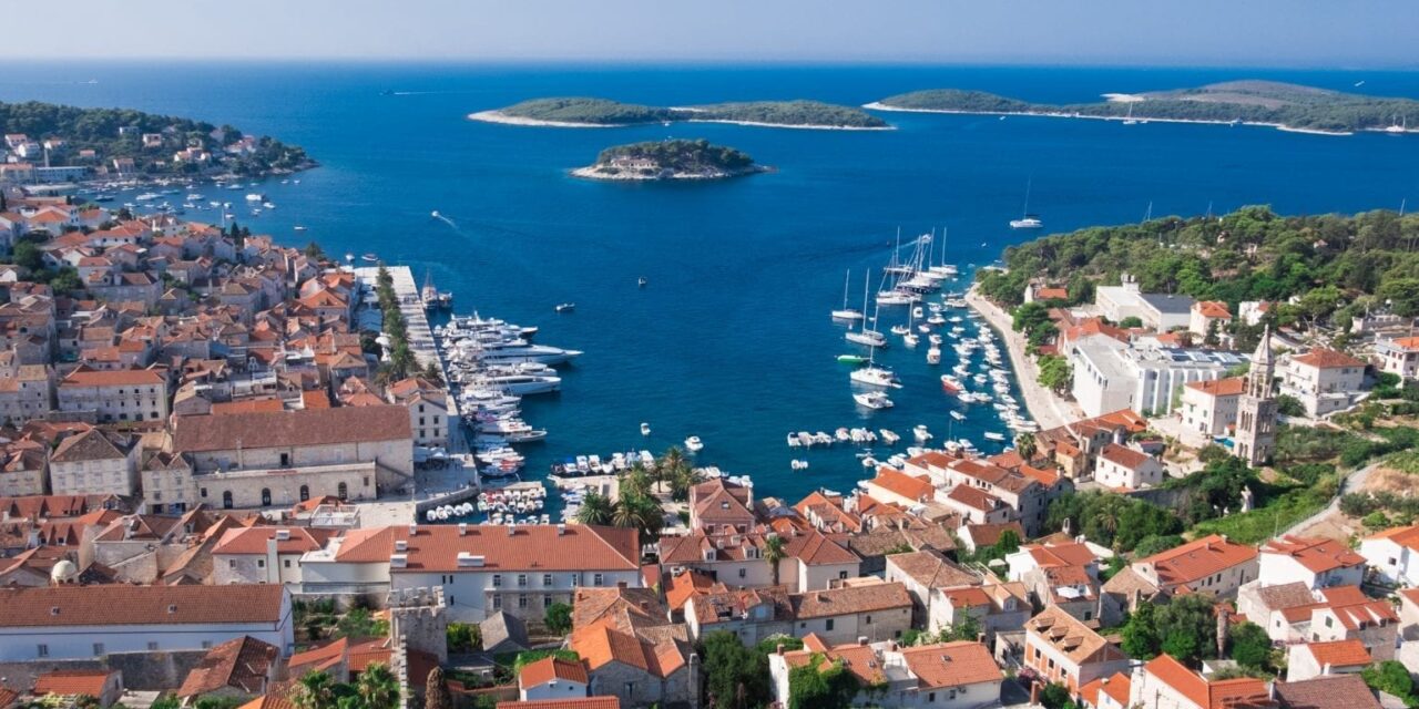 Rengeteg kőolaj ömlött a tengerbe Hvarnál (videóval)