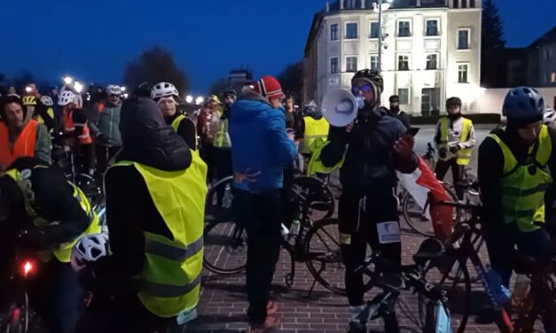 Vataščin Péter Neszmélytől Győrig kerekezett az egyetemistákkal
