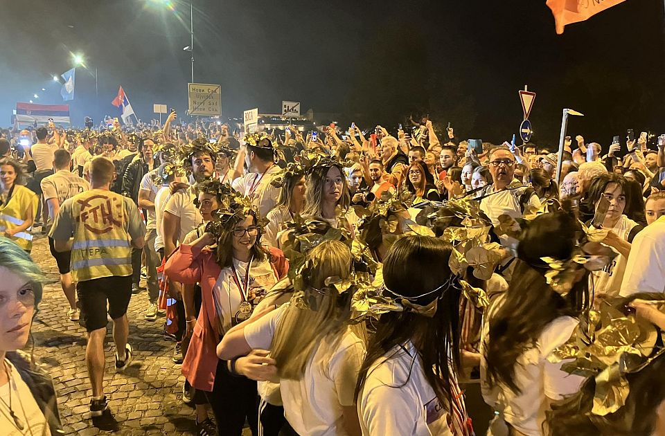 Így fogadták a hősöket Újvidéken