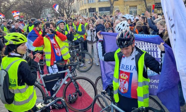 Így fogadta Szabadka a Strasbourgig kerékpározó egyetemistákat