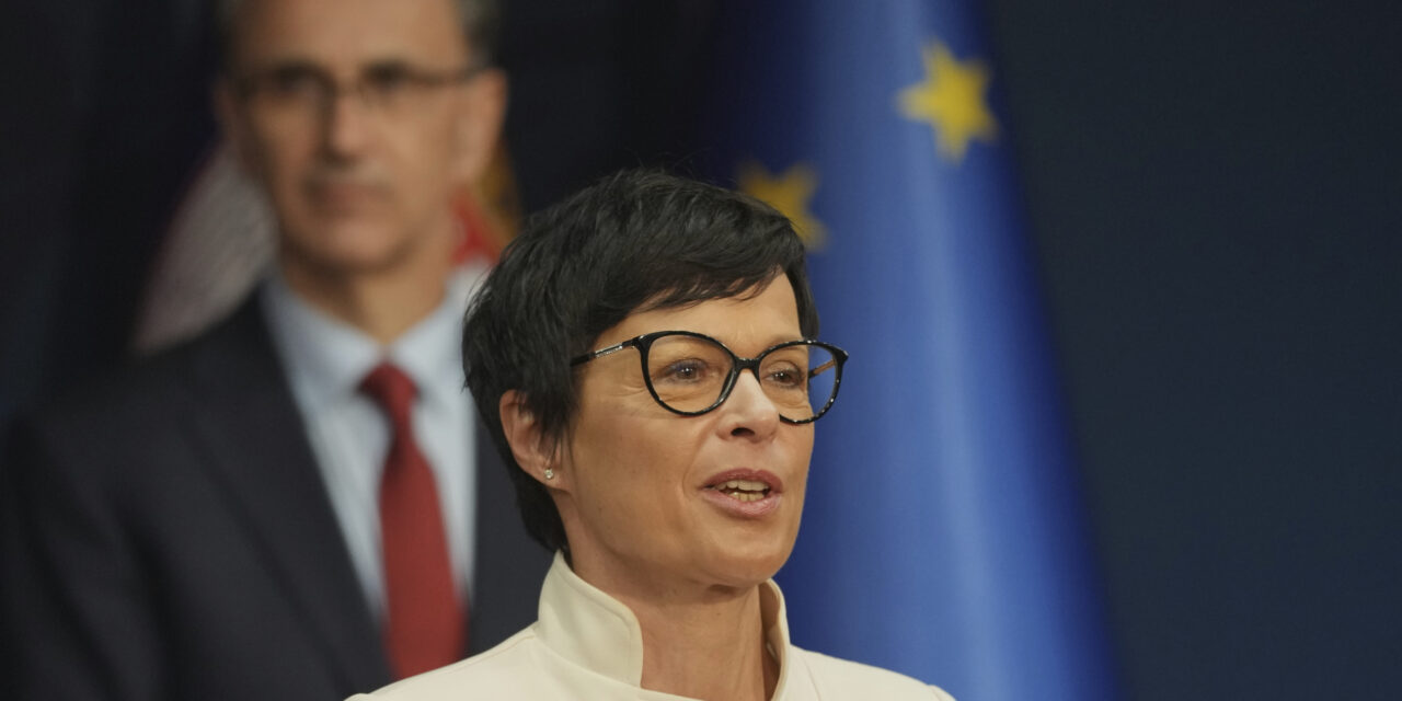 Kos: Semmit sem valósított meg a reformokból a szerb hatalom december óta