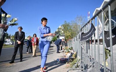 Az újvidéki vasútállomáson lerótta kegyeletét Marta Kos bővítési biztos