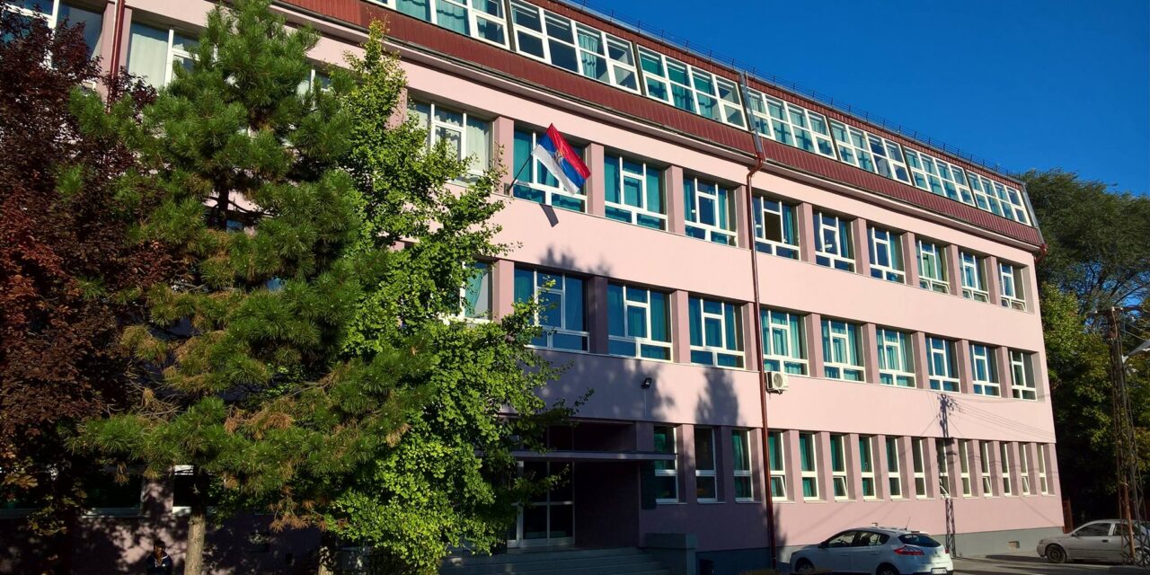 Pénteken sztrájkba lép a topolyai általános iskola tanárainak egy része