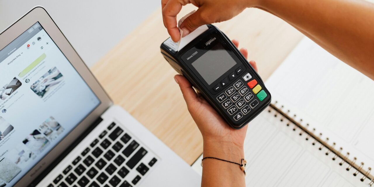 POS terminál bérlés hosszú távra: mikor éri meg jobban, mint a  vásárlás?