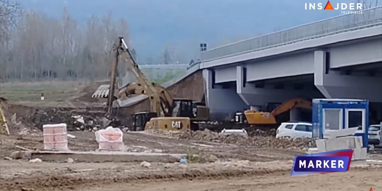 A folyóba omlott az új hídra vezető töltés