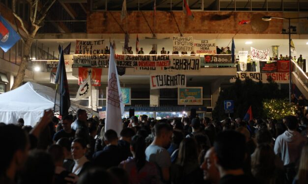 A köztévé büntetőfeljelentést tett az épület „erőszakos” blokádja miatt